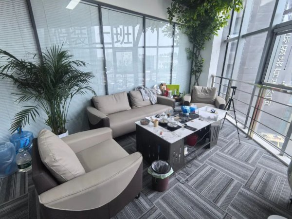 红盘策略 “假装上班”18天，他创办了自己的公司